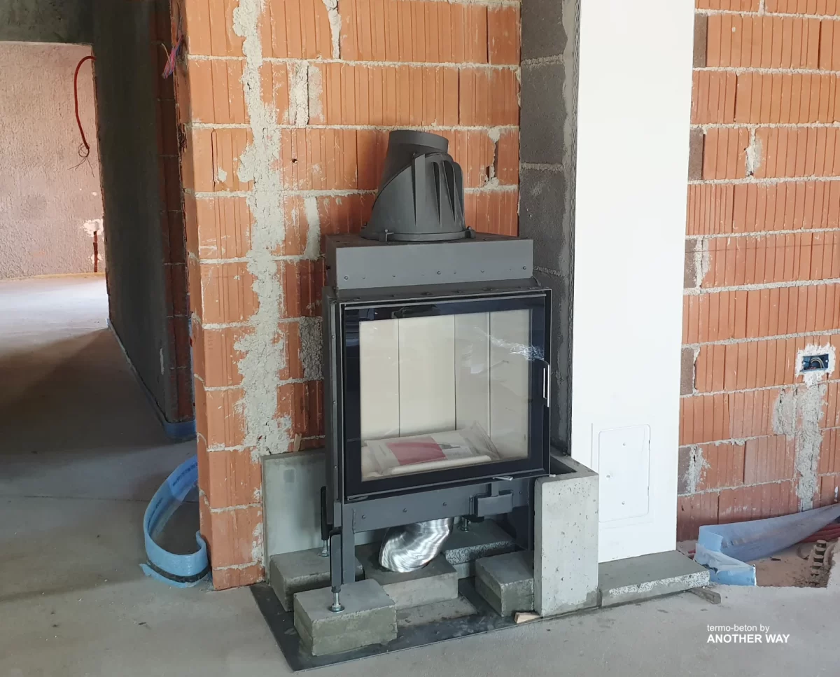 Moderni kamin + ložište na drva 65x57 + termo-beton obloga - Slika 3