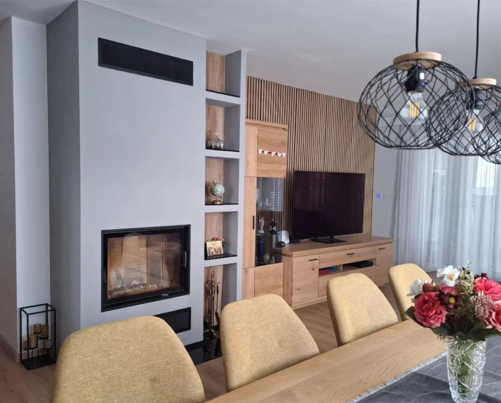 Moderni kamin + police za knjige