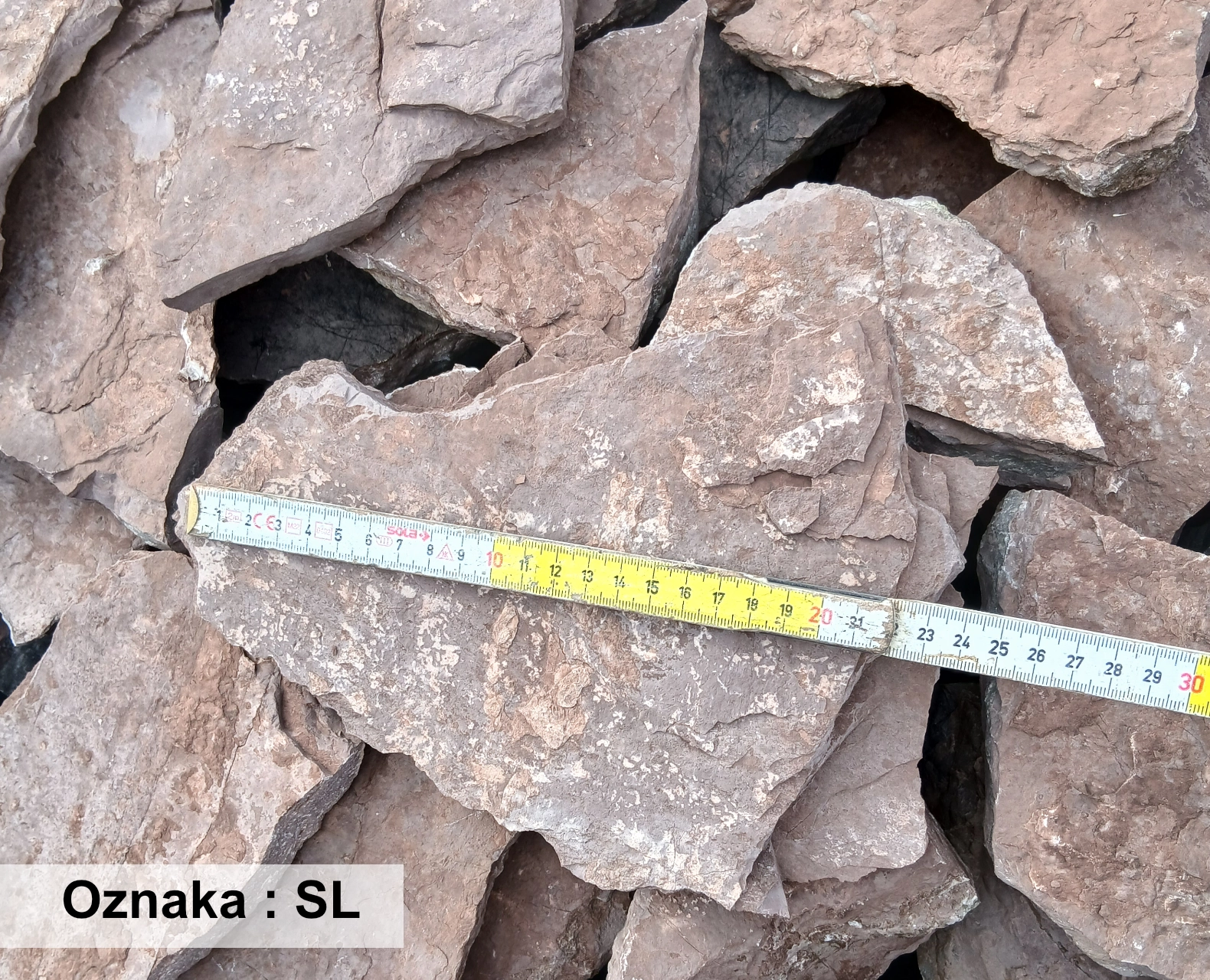 Prirodni lomljeni kamen u sivo-smeđim nijansama - Slika 2